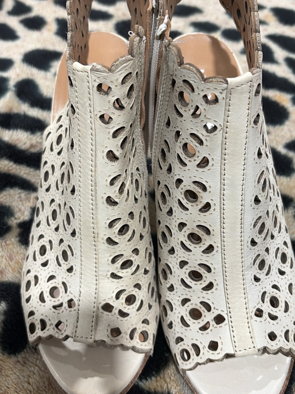 Vero Cuoio Cream Laser-Cut Peep-Toe Mule Sandals